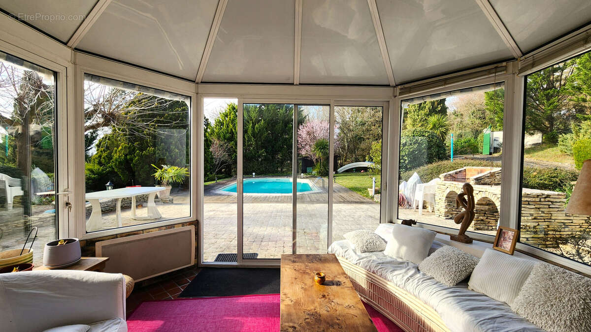 Maison à SAINT-ROMAIN-LA-VIRVEE