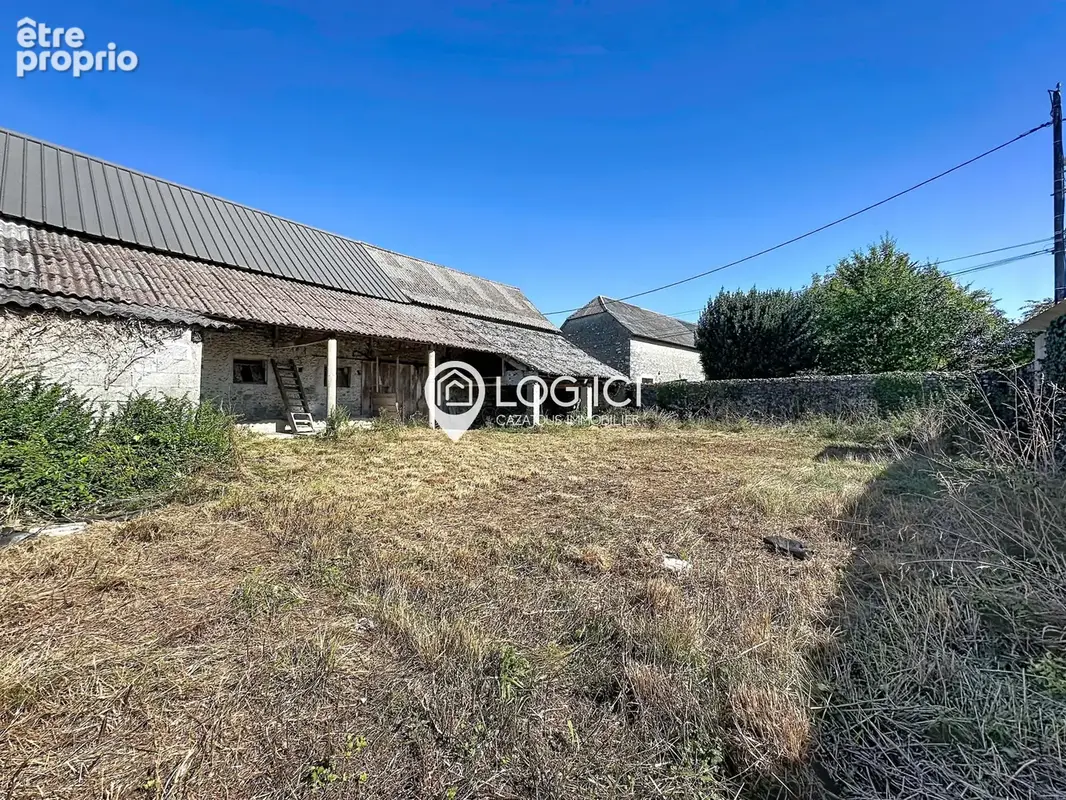 SAINT-ABIT - Vente véritable Enclos béarnais en partie rénové sur un terrain de plus 2 000 m2 - photo 5