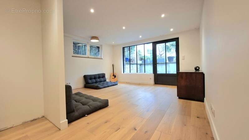 Maison à LE PLESSIS-ROBINSON