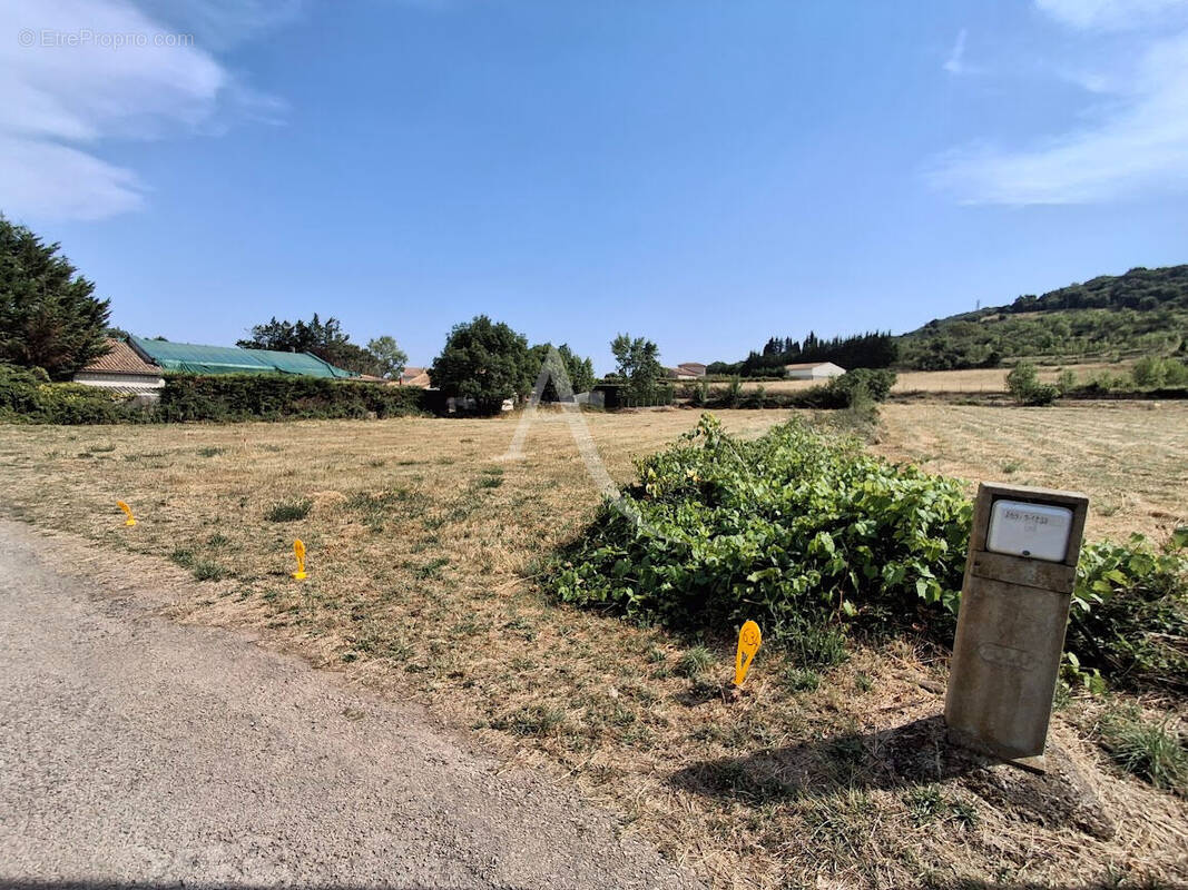 Terrain à LE PRADAL