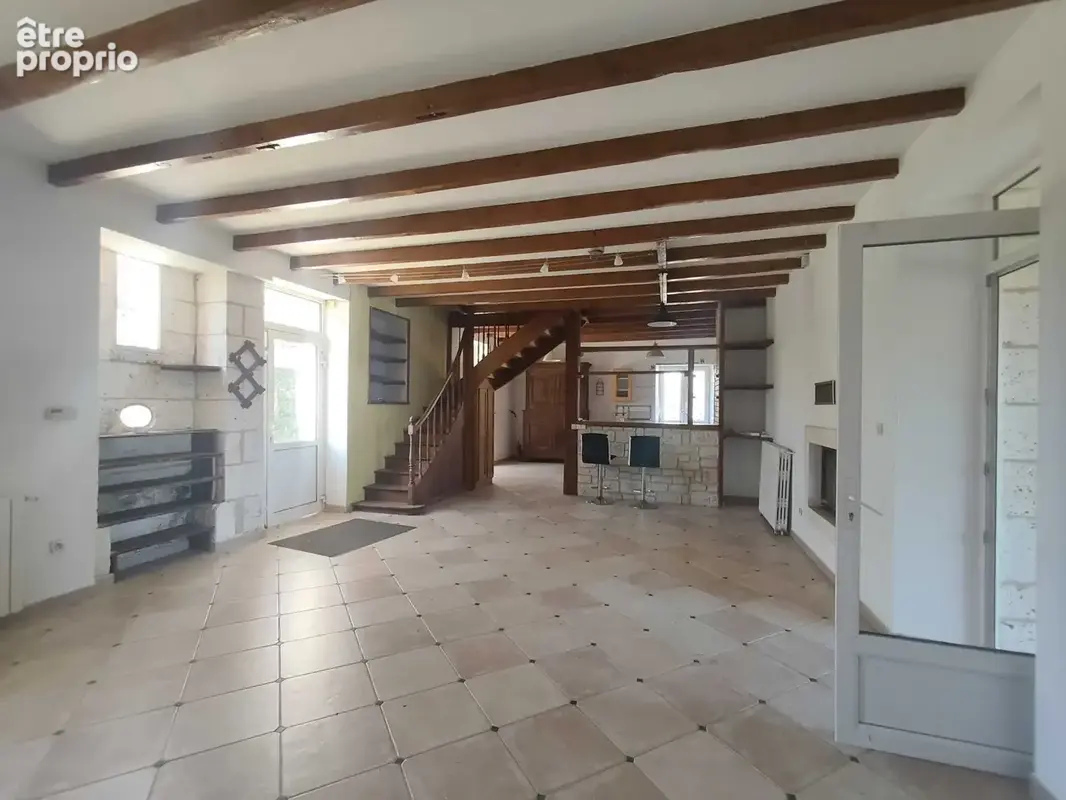 Maison 11 pièces 321 m² à vendre à La Rochefoucauld (16110) - photo 3