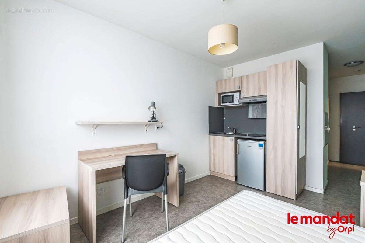 À Vendre 2 Chambres Étudiante et Parking en Centre-Ville de Reims - photo 7