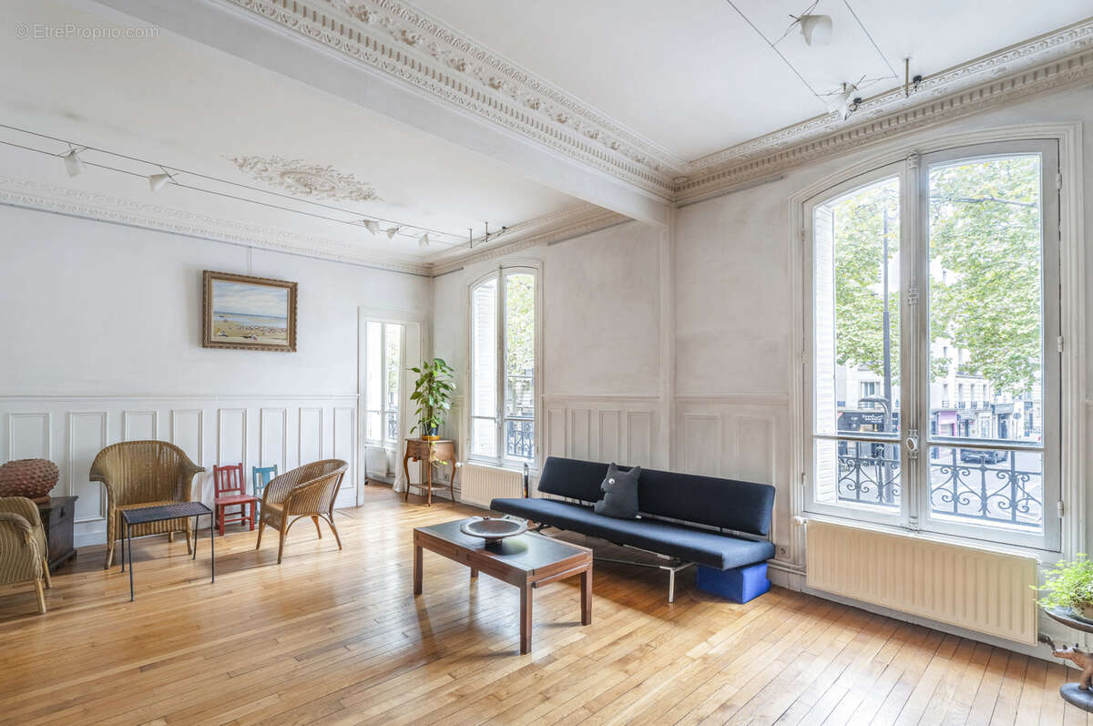 Appartement à PARIS-14E