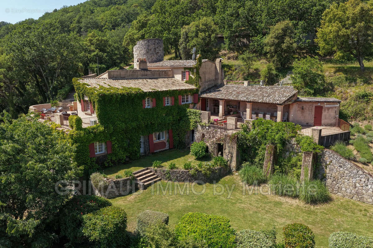 Maison à LA GARDE-FREINET