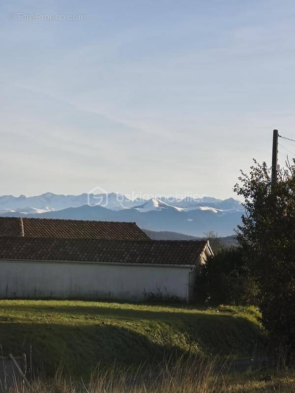 Terrain à GUIZERIX