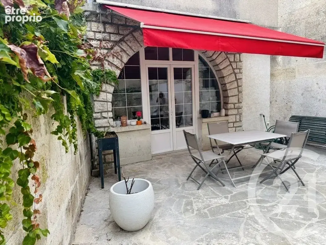 Maison 8 pièces 190 m² à vendre à Angouleme (16000) - photo 1