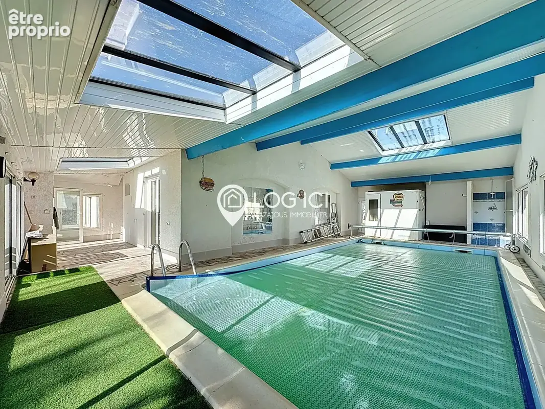 BORDERES - Vente Maison de plain-pied T5 avec double garage et piscine intérieure sur un terrain de 1 209 m2 - photo 3