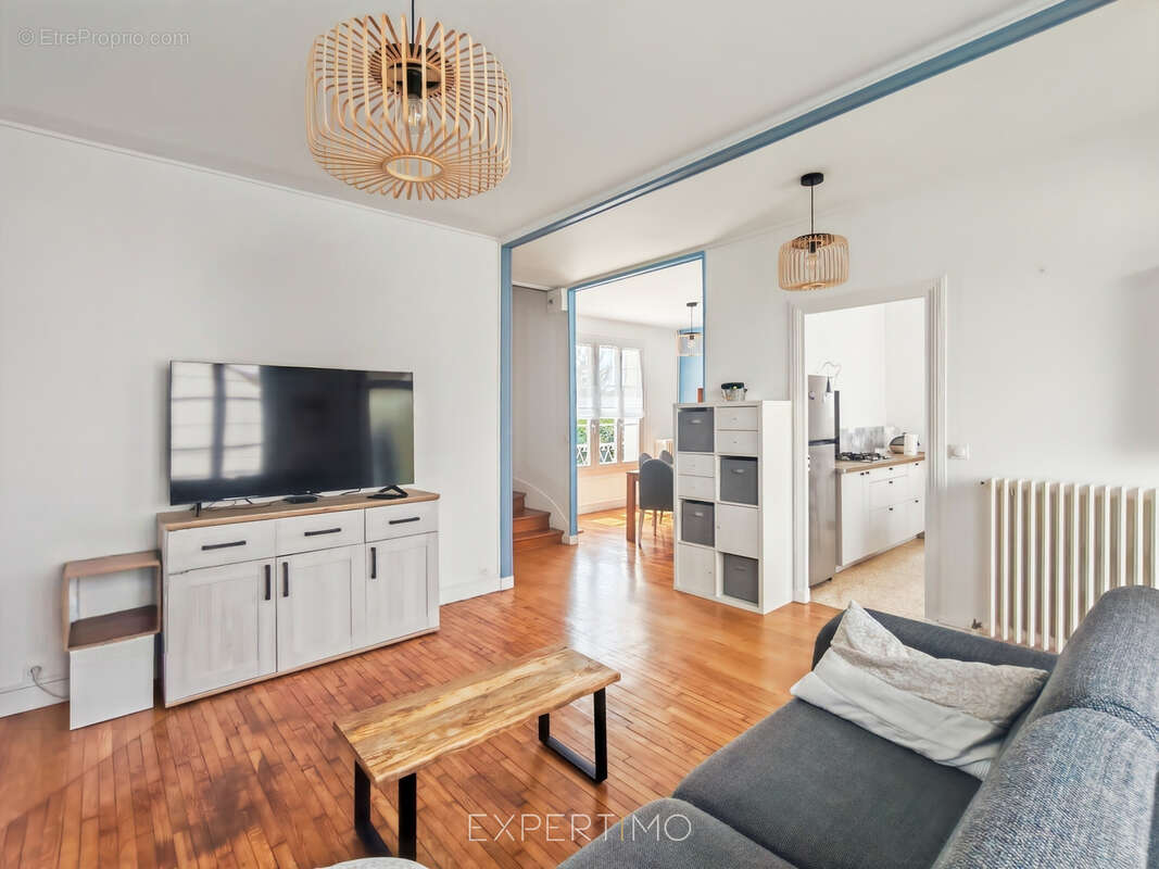 Maison de caractère rénovée avec jardin, véranda et garage - photo 4