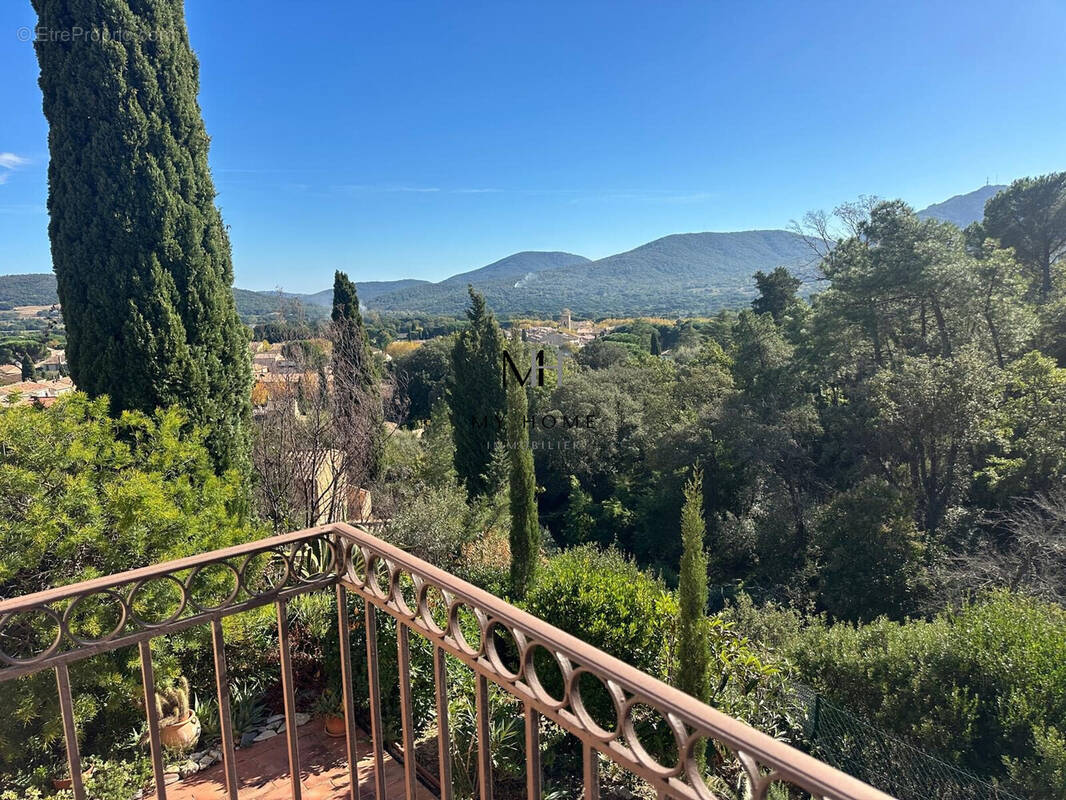 Maison à PLAN-DE-LA-TOUR