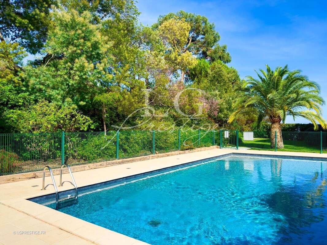 Appartement à MANDELIEU-LA-NAPOULE