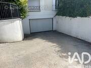 Photo 1 - Parking à SAINT-FARGEAU-PONTHIERRY