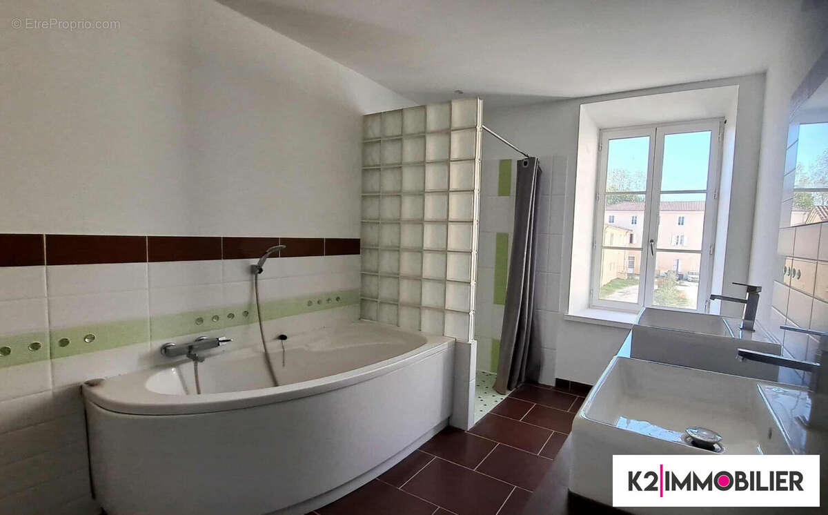 Appartement à MONTBOUCHER-SUR-JABRON