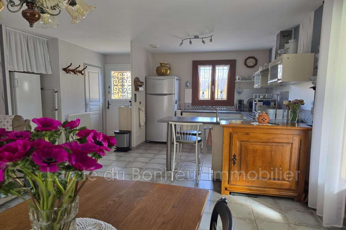 Maison 82 m² à Montagnac-Montpezat  - photo 4