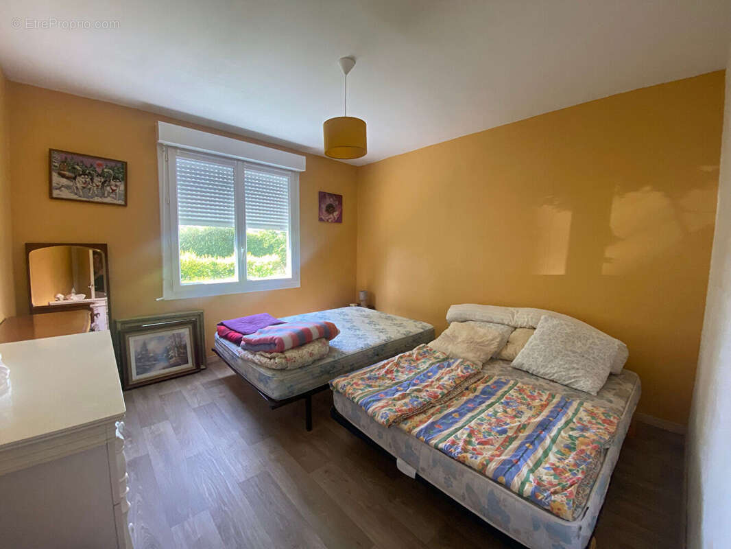 Maison à SAINT-HILAIRE-DE-CHALEONS