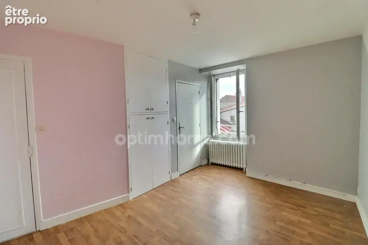 Maison de bourg rénovée de 99 m² (3 ch) avec cour, 2 garages + Appartement T2 loué (420 €/mois) – Centre-ville de Nueil-les-Aubi - photo 16