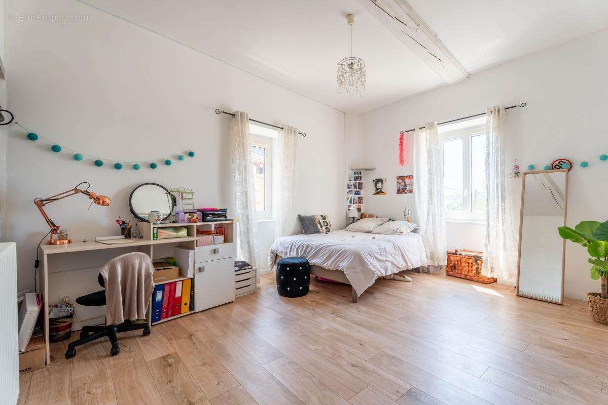 Maison à SAINT-GERMAIN-SUR-L&#039;ARBRESLE