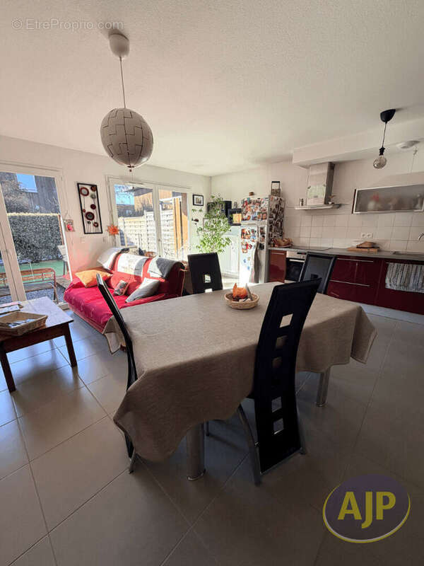 Maison à SAINT-JEAN-D'ILLAC