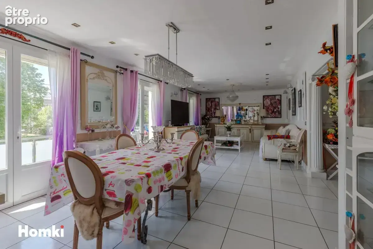 Appartement T5 de 108 m² à Saint-Symphorien-d'Ozon 69360, Avenue Robert Schumann avec jardin privatif et piscine - photo 6