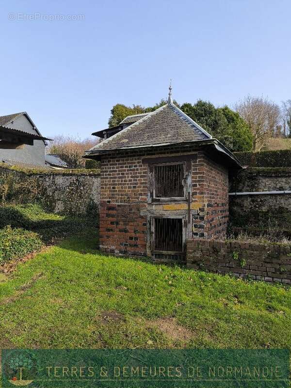 Terrain à CORMEILLES