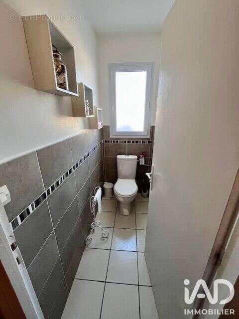 Maison 77 m² à Challans  - photo 9