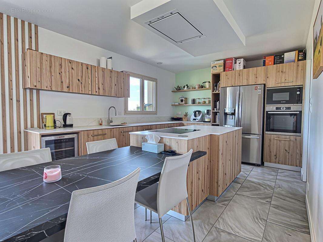 Joli pavillon de plain-pied - VERNOIL LE FOURRIER (49390) - photo 5