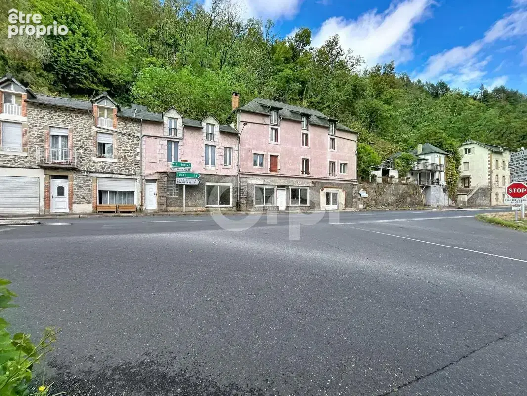 Immeuble à vendre, idéalement située à Saint-Hilaire-Peyroux, entre Brive et Tulle - photo 2