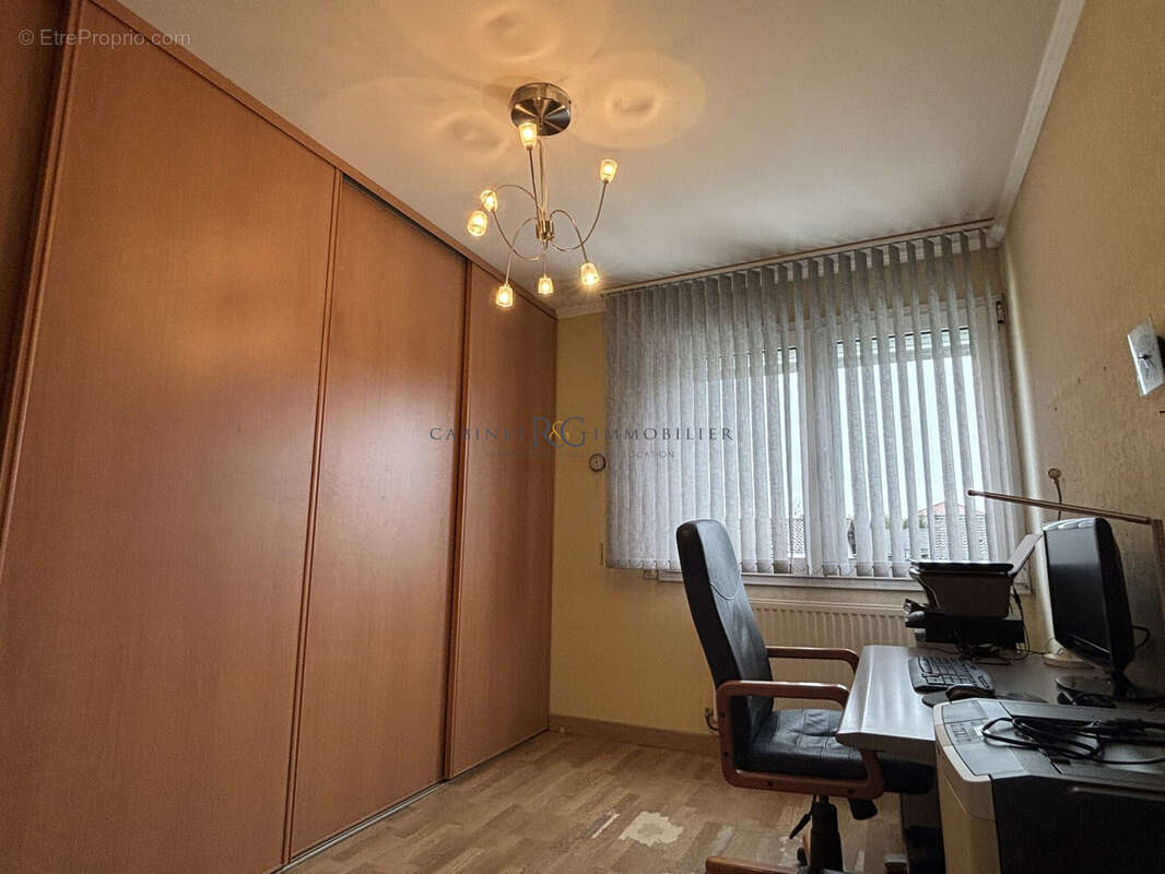 Maison à AY-SUR-MOSELLE