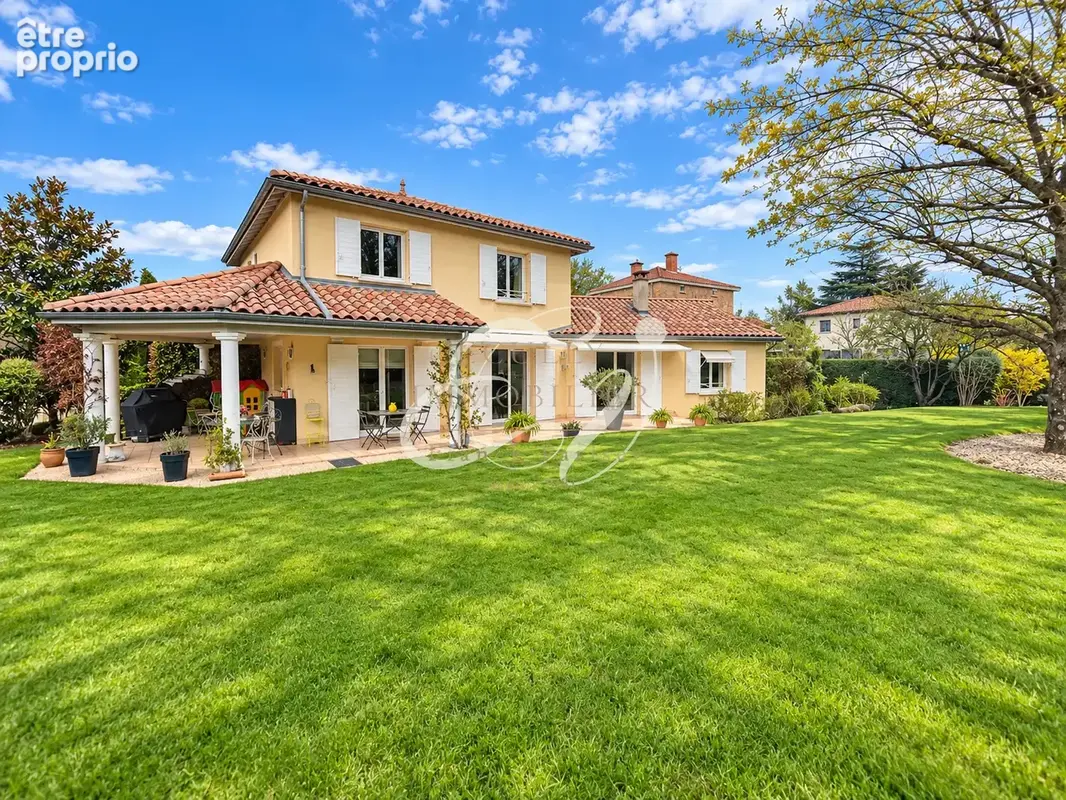 VENTE 69380 CHASSELAY MAISON T6  de 191 m2 sur 1155 m2 de terrain clos et arboré au coeur du village. - photo 5