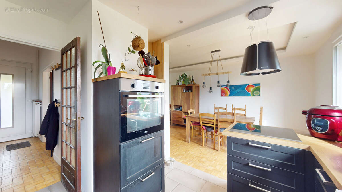 Maison à NEAUPHLE-LE-CHATEAU