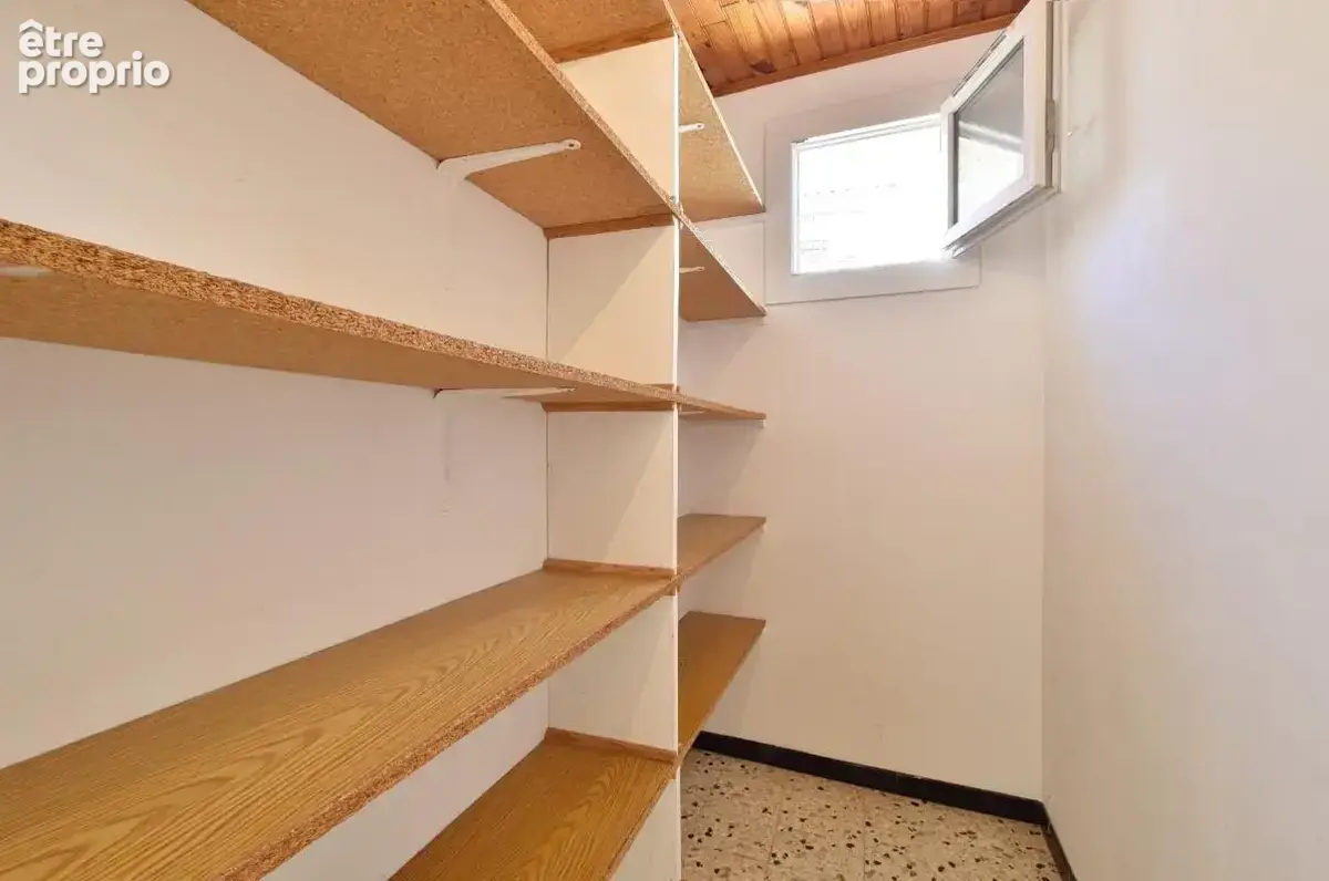 Maison de village rénovée, garage et potentiel d’aménagement - photo 9