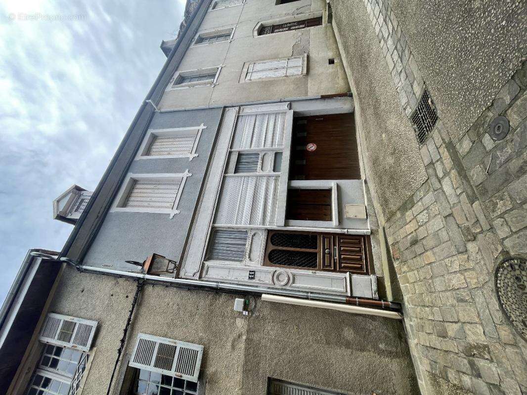 Maison à SAINT-YRIEIX-LA-PERCHE