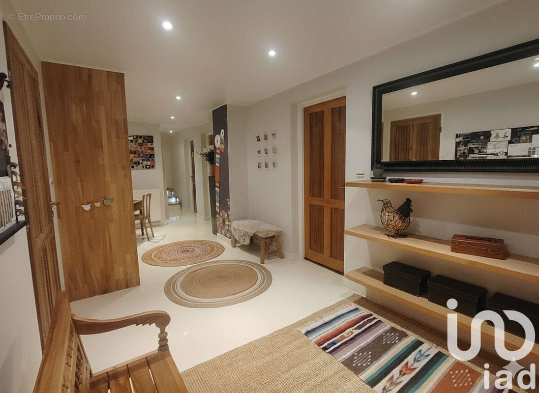 Maison 212 m² à La Biolle  - photo 6