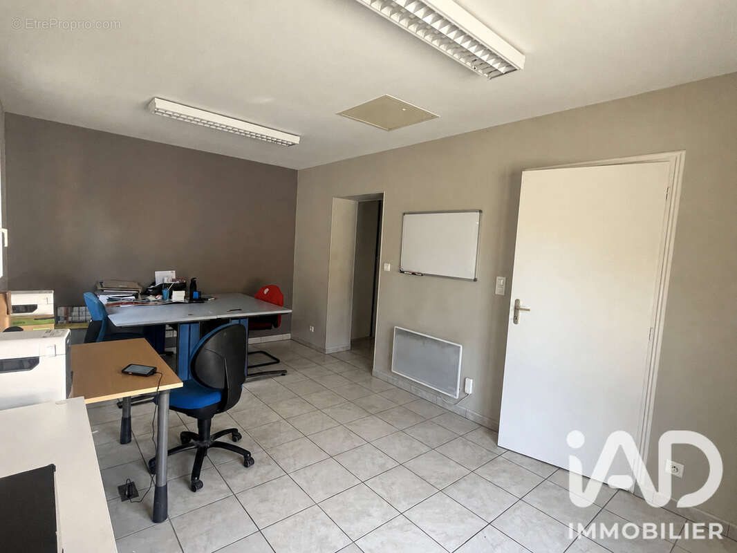 Commerce 320 m² à Saint-Pardoux  - photo 5