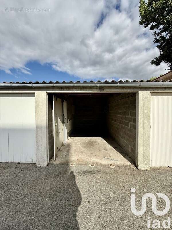 Photo 3 - Parking à REZE