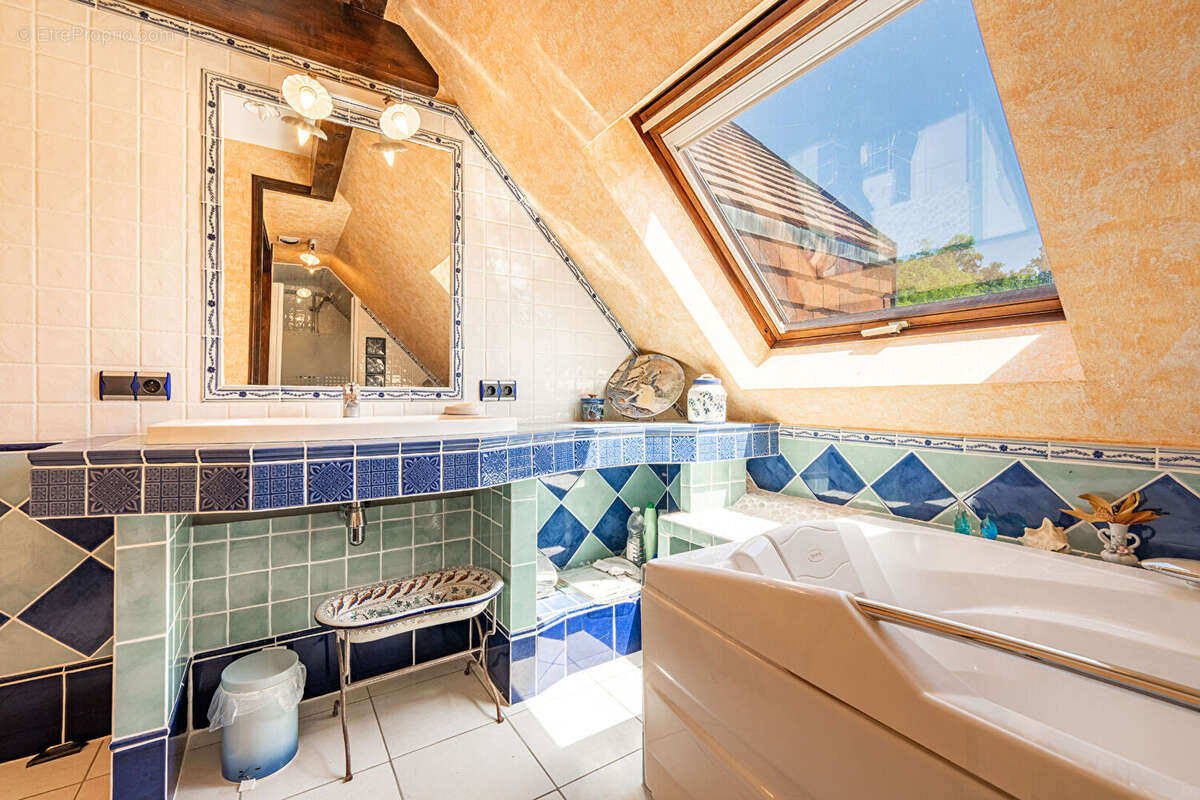 Grésy-sur-Aix - Villa familiale avec piscine sur terrain de 2 390 m² - photo 12