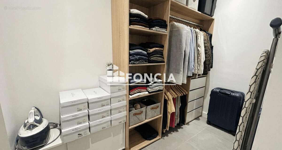 Appartement à MARSEILLE-2E