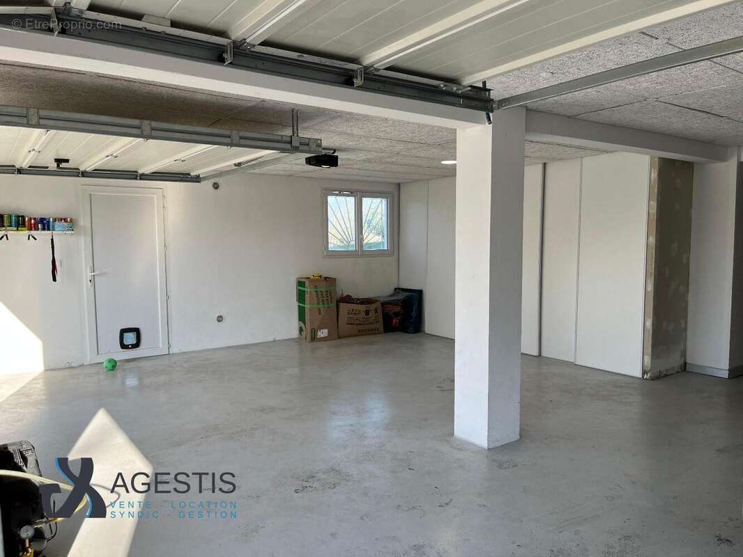   - Maison à LABRUGUIERE