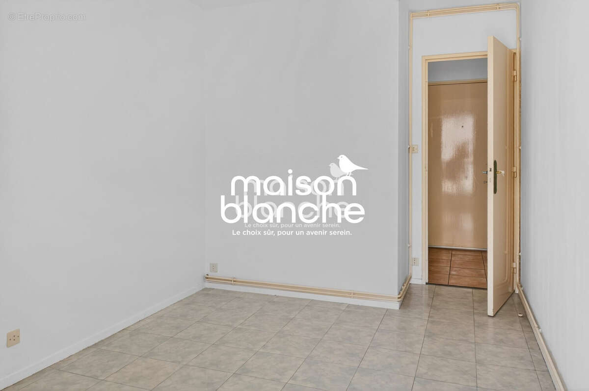 CHAMBRE - Appartement à LA ROCHELLE