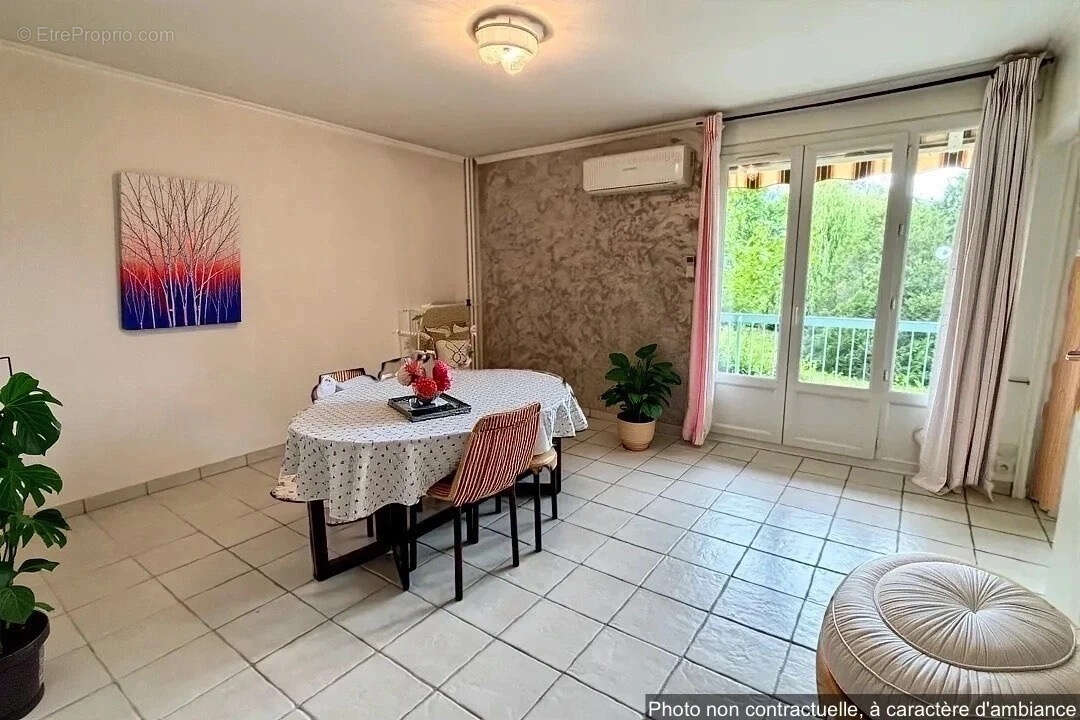 Appartement à GUILHERAND-GRANGES