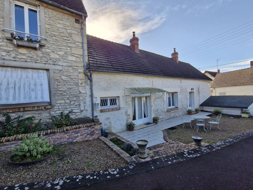 Maison à BURY