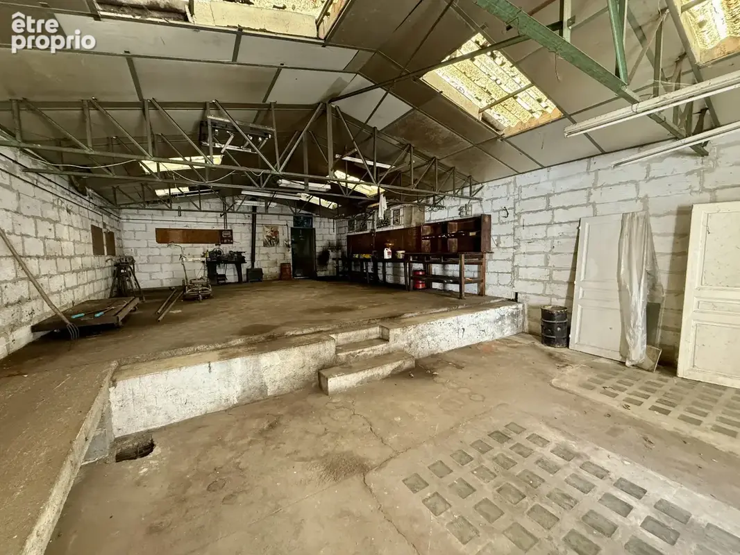 Local Commercial + Appartement T5 sur un terrain de 1615 m2 - photo 13