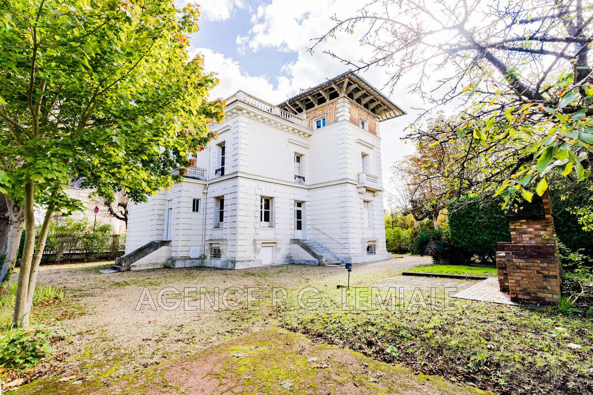 Maison à MAISONS-LAFFITTE
