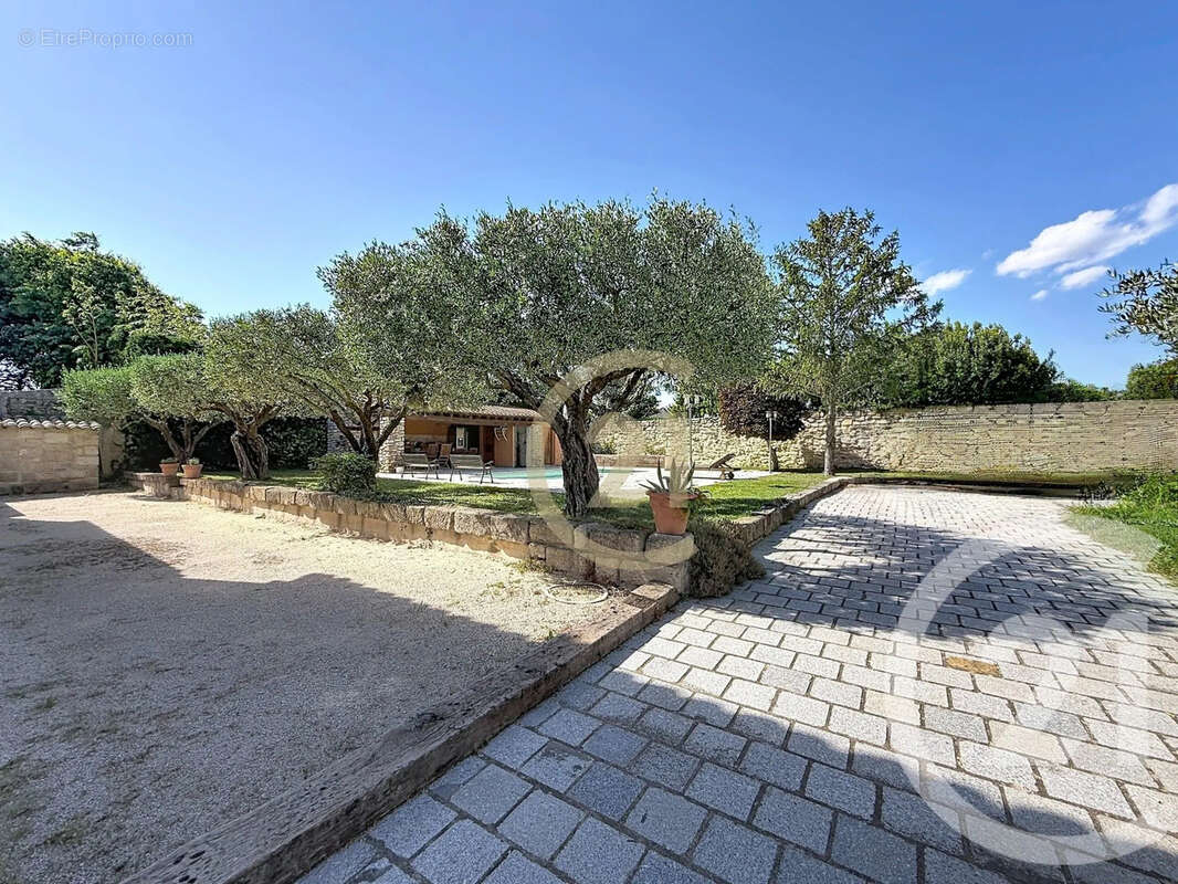 Maison 184 m² à Saint-Hilaire-D'ozilhan  - photo 4