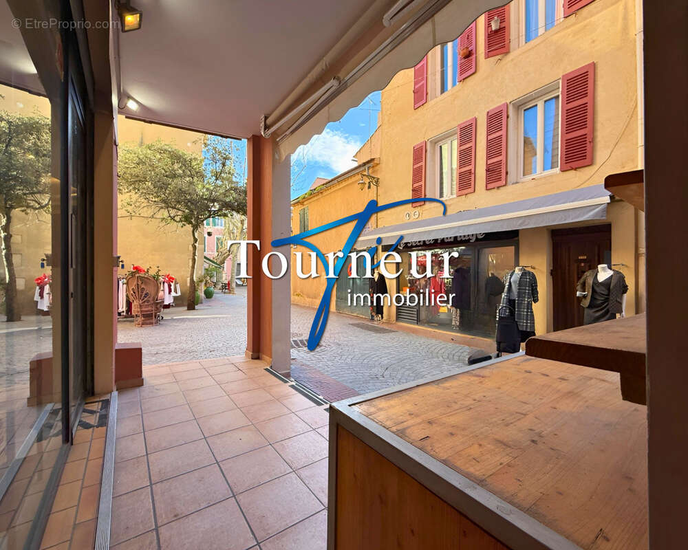 Commerce à SANARY-SUR-MER