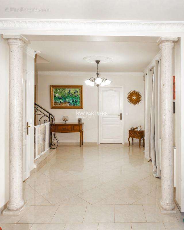 Maison à MORAINVILLIERS