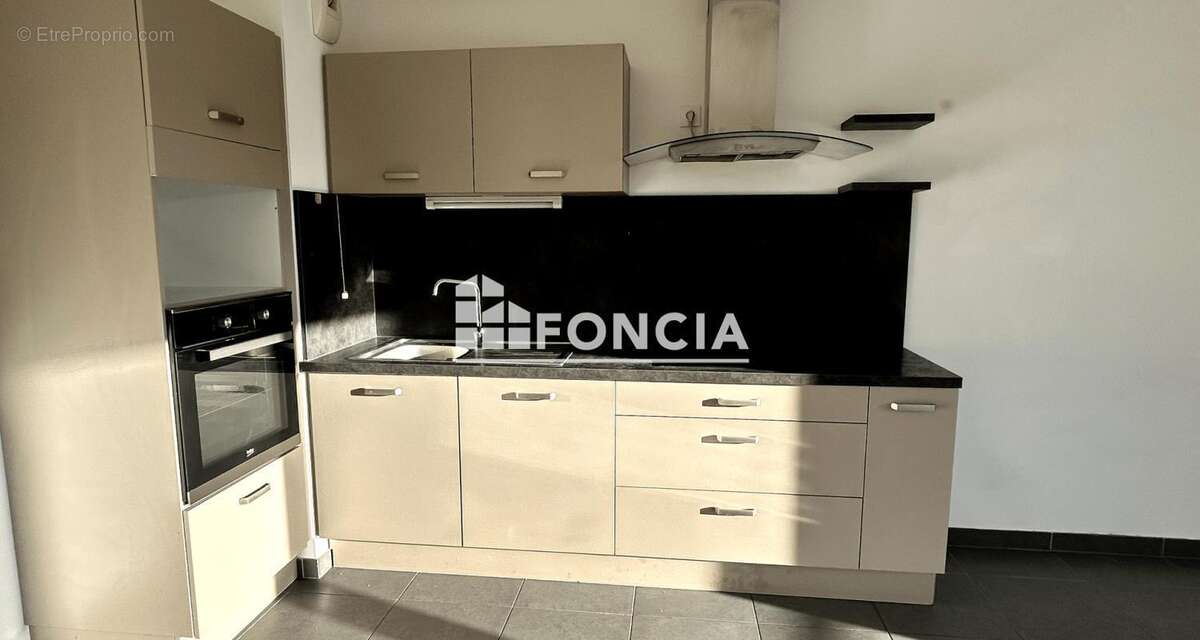 Appartement à MARSEILLE-4E