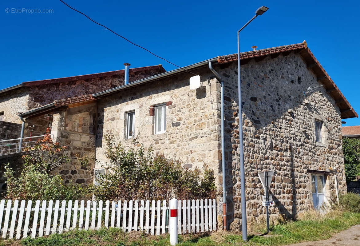 Maison à COUCOURON