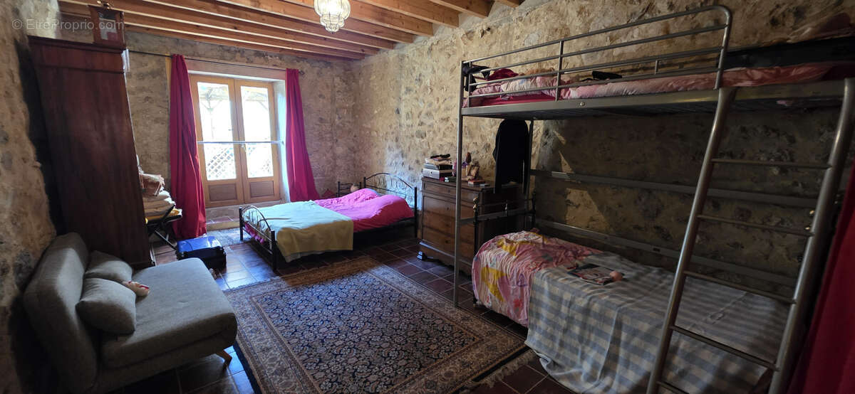Maison de caractère de 1713   460 m2   piscine chauffée   Roquefeuil (11) - photo 17