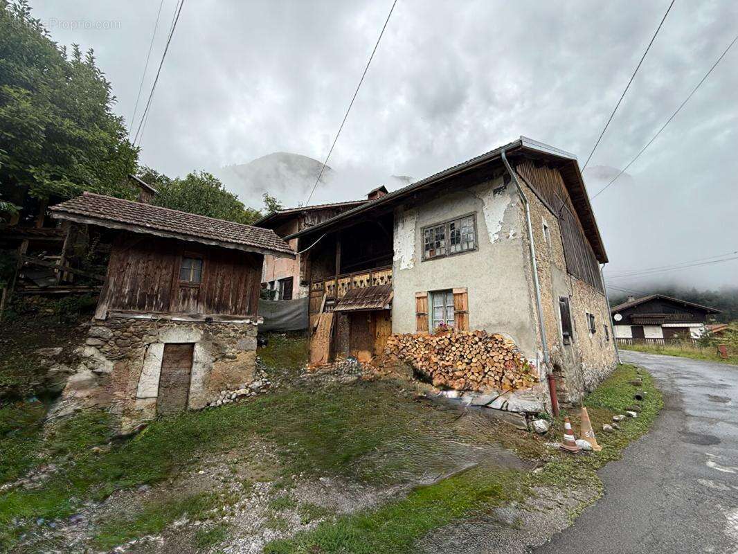 Ferme savoyarde coteau de MAGLAND 5 pièces , 220 000 euros - photo 8