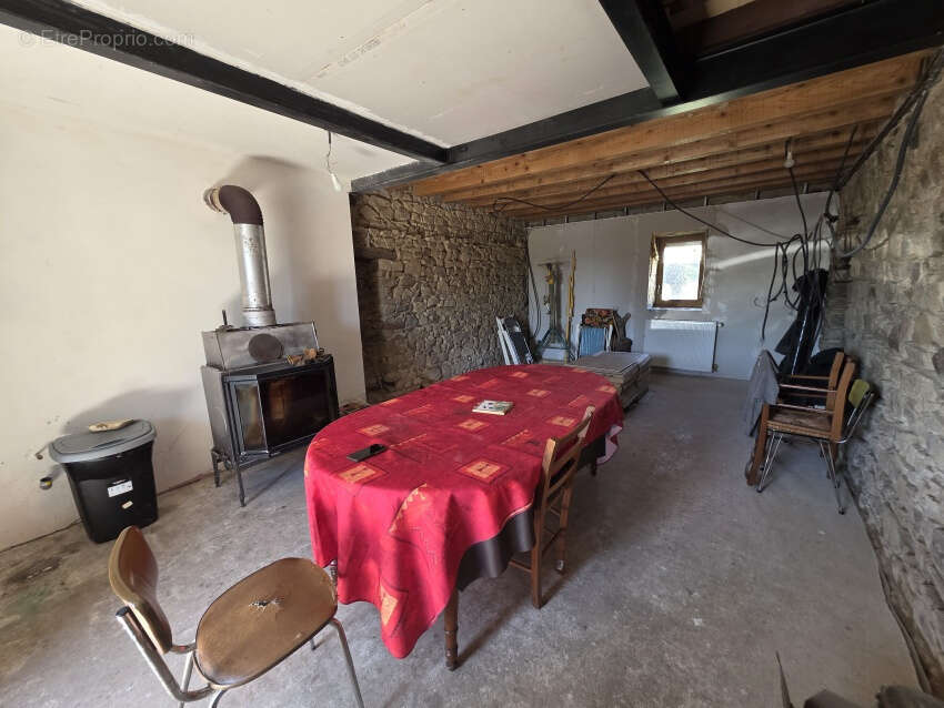 Maison à SAINT-GEORGES-DE-MONS